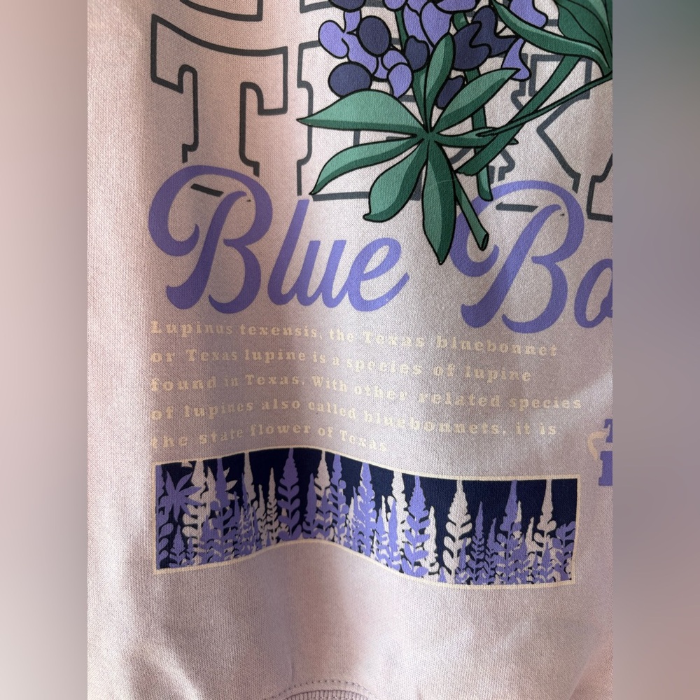 Mighty Fine Women's Small Boat Neck Pull Over Texas BlueBonnets Lilac NWT - Picture 3 of 10